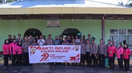 Kapolres Melawi pimpin bakti religi di Masjid Jami Desa Tekelak sambut Hari Bhayangkara ke-79, dekatkan Polri dengan masyarakat.