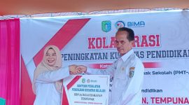 Bupati Sintang, Gregorius Herkulanus Bala, menghadiri secara langsung penyerahan bantuan program Corporate Social Responsibility (CSR) dari Credit Union Bina Masyarakat (CU BIMA) di SDN 23 Balai Harapan
