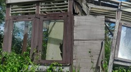 Pustu Desa Sepan Lebang di Sintang rusak parah. Sebastian Jaba desak DPRD dan pemerintah segera lakukan rehabilitasi demi layanan kesehatan optimal.