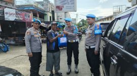 Propam Polres Sintang Salurkan Bansos Sambut HUT Bhayangkara ke-79