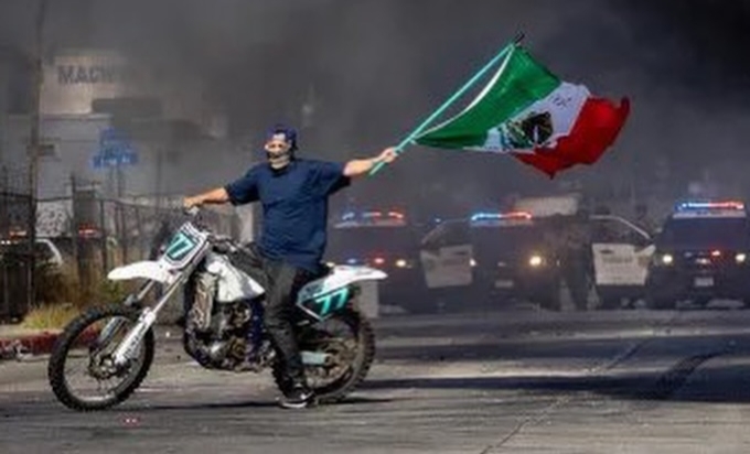 Kerusuhan di Los Angeles pecah usai operasi imigrasi besar-besaran oleh ICE.(Foto: instagram/@venezolanosenorlando)