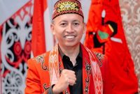 Pekan Gawai Dayak Sintang 2025 di Betang Tampun Juah, menampilkan pentas budaya dan perlombaan tradisional Dayak.