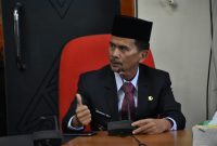 Bupati Sintang Gregorius Herkulanus Bala Ajak Warga Kibarkan Bendera Merah Putih.(Foto: Kominfo Sintang)
