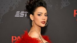 Erika Carlina Tampil Glamor di Gala Film Pabrik Gula, Sorot Publik Mengarah ke Kisah Pribadinya.(Foto: instagram/@eri.carl)