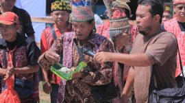 Ritual Adat Muja Puyang Gana Buka PGD Sintang 2025, Simbol Restu Leluhur.(Foto: Kominfo Sintang)