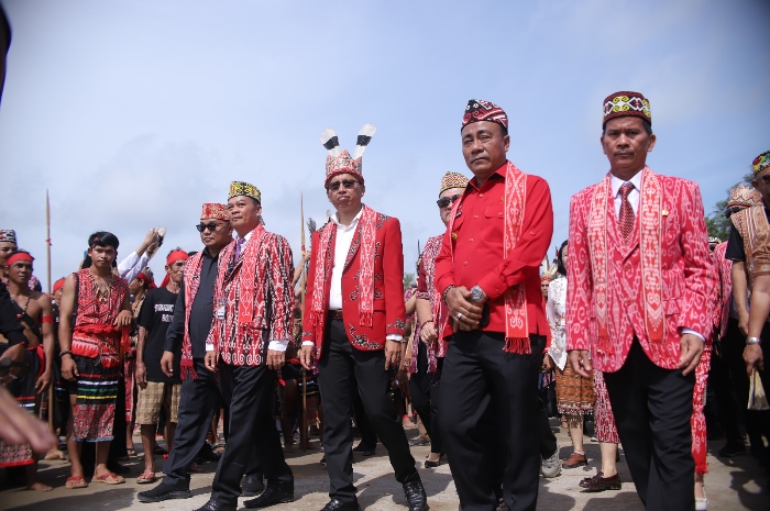 Bupati Sintang dan Tokoh Adat Hadiri Pembukaan Gawai Dayak 2025.(Foto: Kominfo sintang)