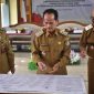 Bupati Sintang Tanda Tangani Pakta Integritas untuk Pencegahan Korupsi.(Foto: Kominfo Sintang)