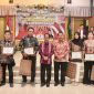 Pemkab Sintang Beri Penghargaan pada Resepsi HUT RI ke-80.(Foto: Kominfo Sintang)