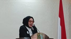 Rini Saparianingsih, Ketua Forum Komunikasi Partisipasi Publik untuk Kesejahteraan Perempuan dan Anak (PUSPA).(Foto: Kominfo Sintang)