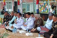 Bupati Bala dan Wabup Ronny Makan Bersama Dengan Warga Binaan Usai Upacara HUT RI di Lapas Sintang.(Foto: Kominfo Sintang)