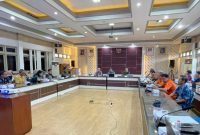 Rapat sinkronisasi RTRW Sintang dan RTRW Kalbar digelar di Pontianak.(Foto: Kominfo Sintang)