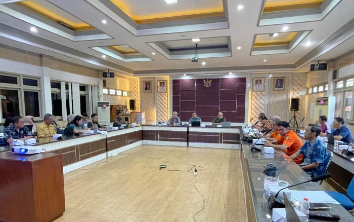 Rapat sinkronisasi RTRW Sintang dan RTRW Kalbar digelar di Pontianak.(Foto: Kominfo Sintang)