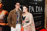 Cinta Brian dan Gisella Anastasia Tampil Mesra di Red Carpet Premiere Film “Siapa Dia”.(Foto: instagram/@cinta_brian