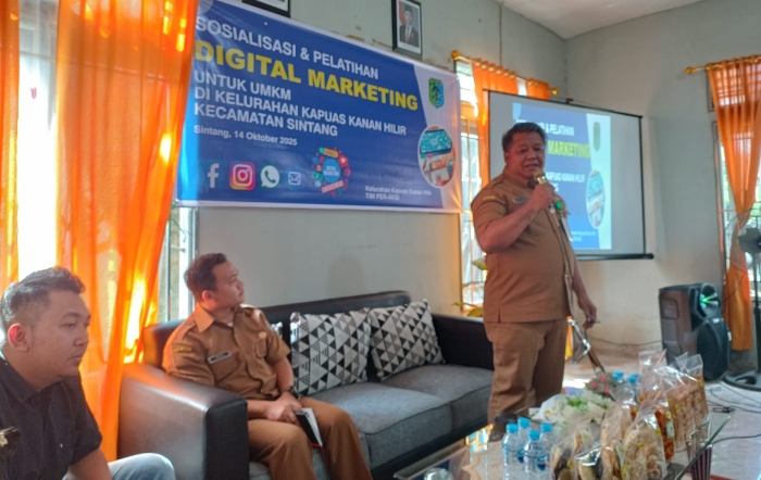 Camat Sintang Buka Pelatihan Digital Marketing untuk UMKM Kapuas Kanan Hilir