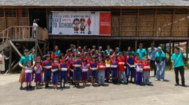 Dinas KPP Sintang Edukasi Siswa SD Ensaid Panjang Tentang Pola Makan Sehat B2SA di Betang Ensaid Panjang.(Foto: Kominfo Sintang)