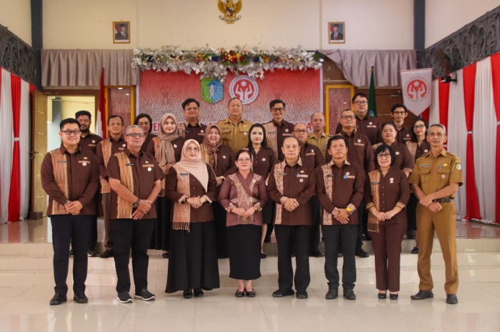 Ny. Hermina Bala Kukuhkan Pengurus Dekranasda Sintang 2025–2030: Dorong Kemandirian dan Daya Saing Perajin Lokal