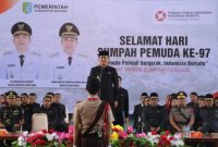 Pemkab Sintang Gelar Upacara Hari Sumpah Pemuda ke-97, Wakil Bupati Florensius Ronny Ajak Pemuda Bergerak untuk Indonesia Bersatu.(Foto: Kominfo Sintang)