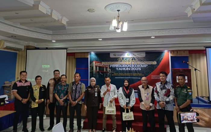 Kemenkop RI Beri Arahan pada Pelatihan Pengurus KDKMP Sintang Angkatan VI: Dorong SDM Unggul dan Transparan.(Foto: Kominfo Sintang)