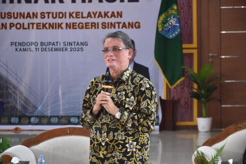 Ketua Tim Penyusun Studi Kelayakan Pendirian Politeknik Negeri Sintang, Prof. Thamrin Usman.(Kominfo Sintang)