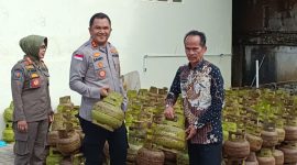 Kapolres dan Bupati Sintang Tinjau Stok Gas Elpiji Jelang Natal dan Tahun Baru