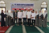 Management PT Delta Cipta Globalindo Cabang Sintang, Kalimantan Barat.(Foto: akarkata.com)