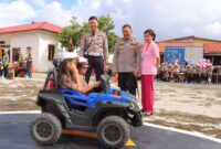 Anak TK Kemala Bhayangkari Diajak Kenal Rambu Lalu Lintas oleh Polres Sintang