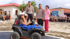 Anak TK Kemala Bhayangkari Diajak Kenal Rambu Lalu Lintas oleh Polres Sintang