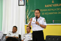 Asisten I Bidang Pemerintahan dan Kesejahteraan Rakyat Sekretariat Daerah Kabupaten Sintang, Yustinus J