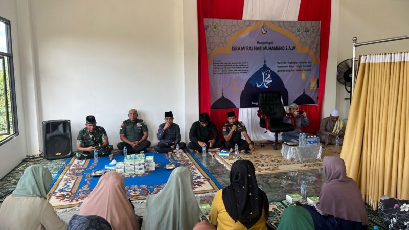 Peringatan Isra Mi’raj di SMK BTN Sanggau, Pasi Ops Kodim 1204 Perkuat Silaturahmi dengan Warga