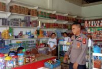 Jaga Kamtibmas Kondusif, Polsek Sebangki Lakukan Sambang Humanis ke Toko Warga