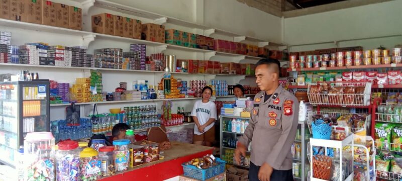 Jaga Kamtibmas Kondusif, Polsek Sebangki Lakukan Sambang Humanis ke Toko Warga