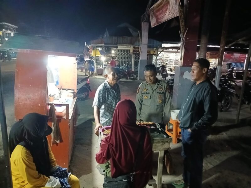 Polsek Mandor Gelar Patroli Malam Humanis, Warga Merasa Aman