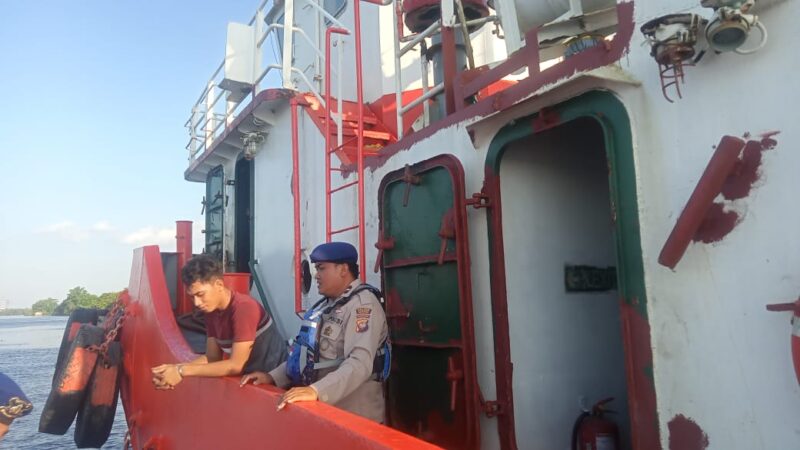 Patroli Rutin di Sungai Pawan dan PPI Sukabangun Demi Keselamatan Aktivitas Nelayan