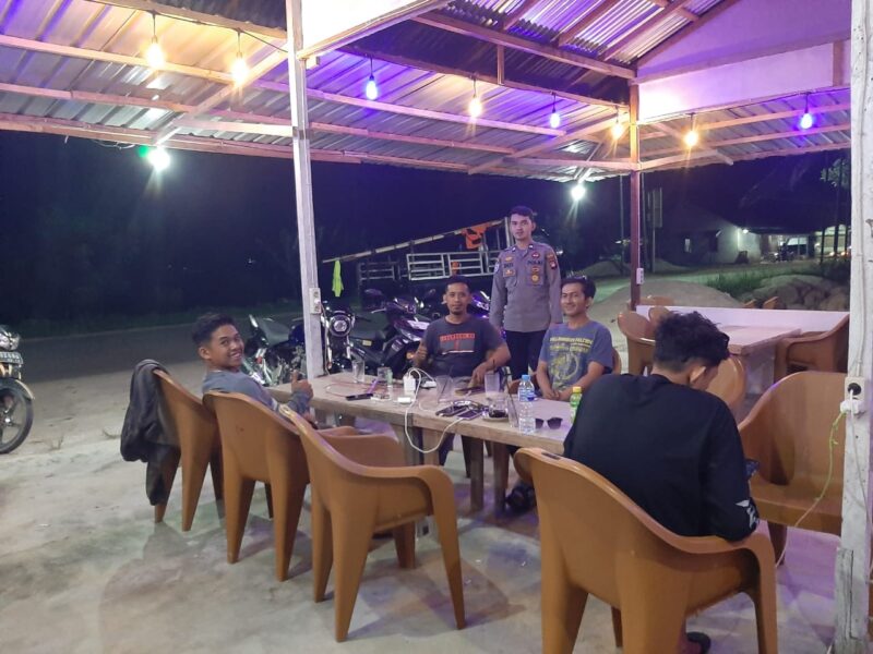 Saat Warga Terlelap, Polsek Mandor Intensifkan Patroli Jaga Kamtibmas