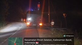 Mobil AWC Polres Melawi Tumpuan Pemadaman Karhutla di Km 13 Nanga Pinoh