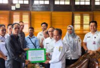 Bupati Sintang Terima Bantuan CSR Rp150 Juta untuk Jembatan Sebungkang