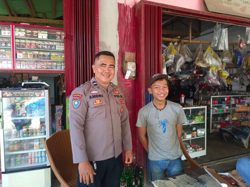 Polsek Kuala Behe Hadir di Tengah Warga, Sampaikan Pesan Kamtibmas