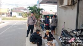 Polsek Ngabang Intensifkan Patroli Rutin, Sampaikan Imbauan Kamtibmas