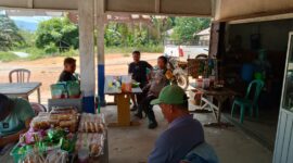 Patroli Siang Polsek Sebangki, Polisi Sambangi Warga dengan Penuh Keakraban