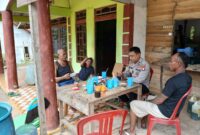 Patroli Humanis Polsek Mandor, Polisi Bangun Kedekatan dengan Warga