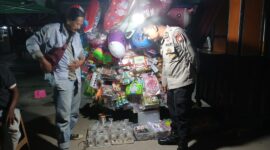 Polisi Patroli Malam di Mandor, Pedagang Mainan dan Toko Jadi Sasaran Pengamanan