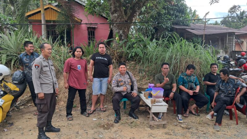 Ciptakan Wilayah Kondusif, Personel Polsek Ngabang Turun Langsung ke Warga
