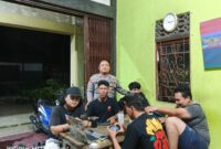 Suasana Akrab Jumat Malam, Polsek Sengah Temila Ajak Warga Jaga Kamtibmas