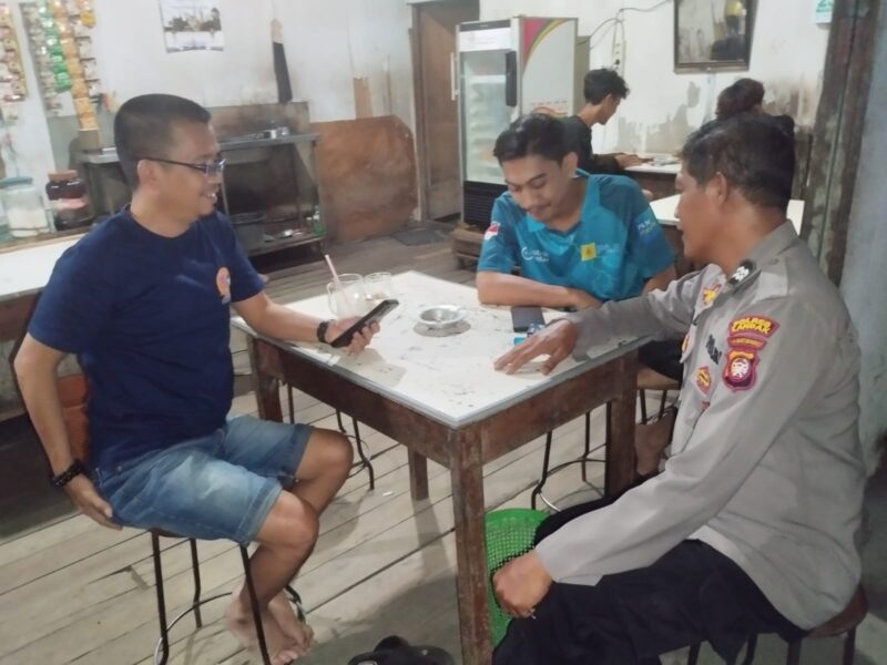 Ciptakan Rasa Aman, Polsek Mandor Rutin Gelar Patroli Malam