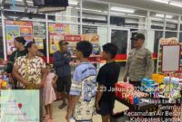 Patroli Dialogis di Alfamart, Polsek Air Besar Pastikan Keamanan Warga