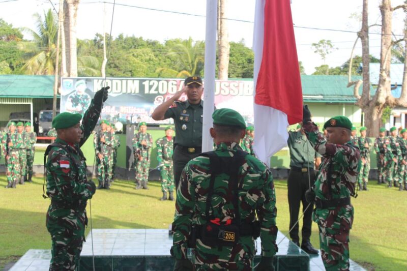 Upacara Bulanan Kodim 1206/Putussibau, Dandim Tekankan Kesiapsiagaan dan Profesionalisme