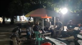 Patroli Humanis Polsek Mandor, Polisi Dialog dengan Warga untuk Keamanan Lingkungan