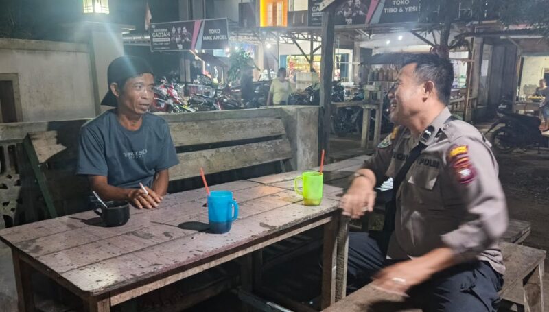 Hadir di Tengah Warga, Polisi Subsektor Sompak Amankan Wilayah Lewat Patroli Malam