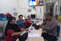 Polisi Mandor Aktif Patroli Malam dan Edukasi Warga Soal Keamanan Lingkungan