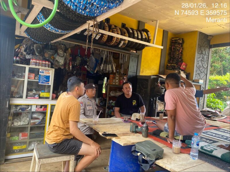 Polsek Meranti Hadir di Tengah Warga melalui Patroli Siang Humanis
